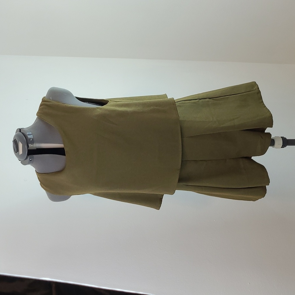 EUC Umgee romper size L olive green open back flowy fit